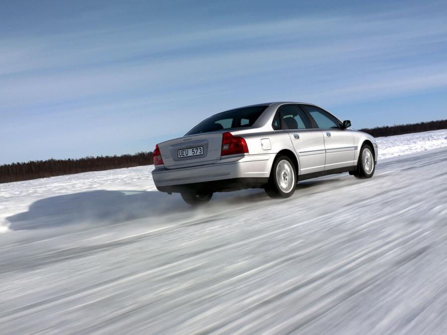  Volvo S80 2003 года  (фото 16 из 31)